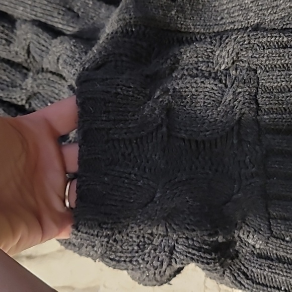 Cable knit cardigans thigh length - Picture 2 of 3